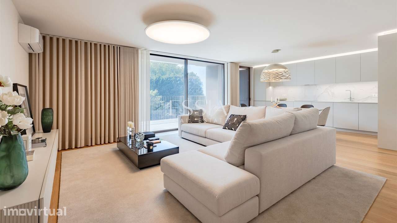 Apartamento T4 Novo com Varanda nos Jardins da Arrábida - Grande imagem: 2/26