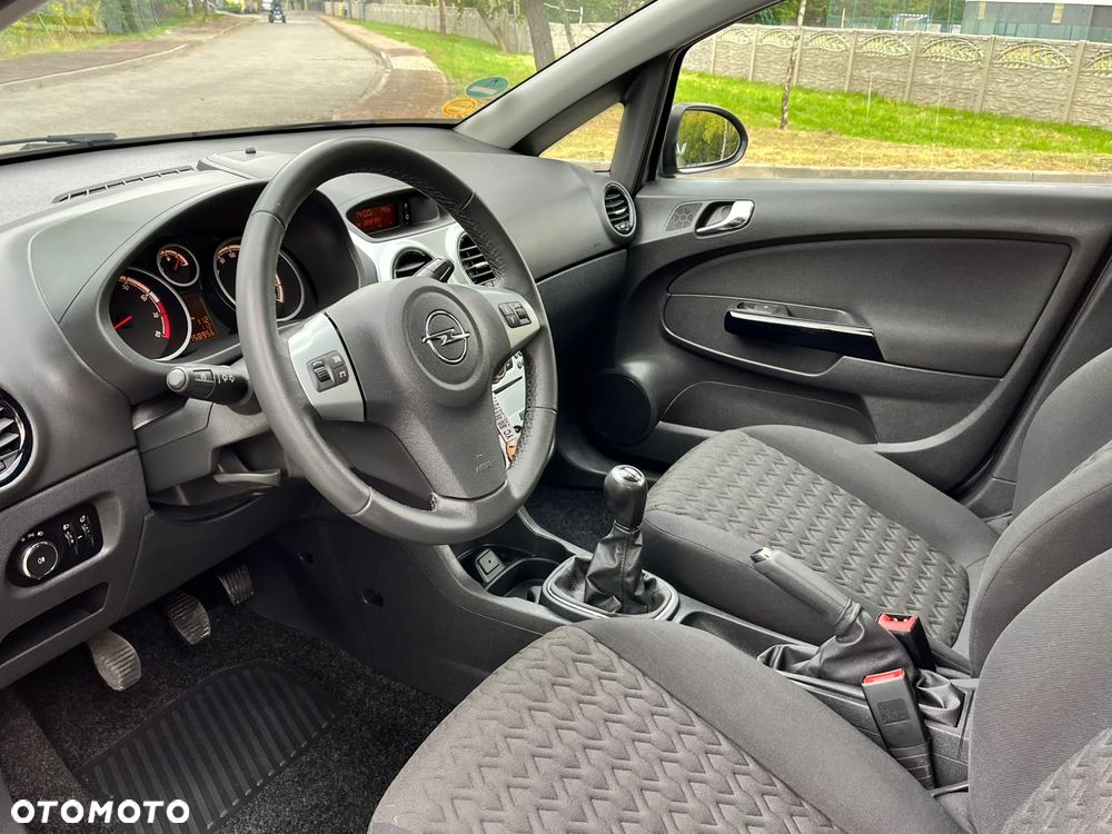Opel Corsa 1.2 16V Edition / Active - 22
