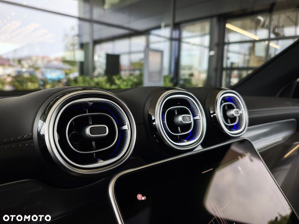 Mercedes-Benz GLC - 29