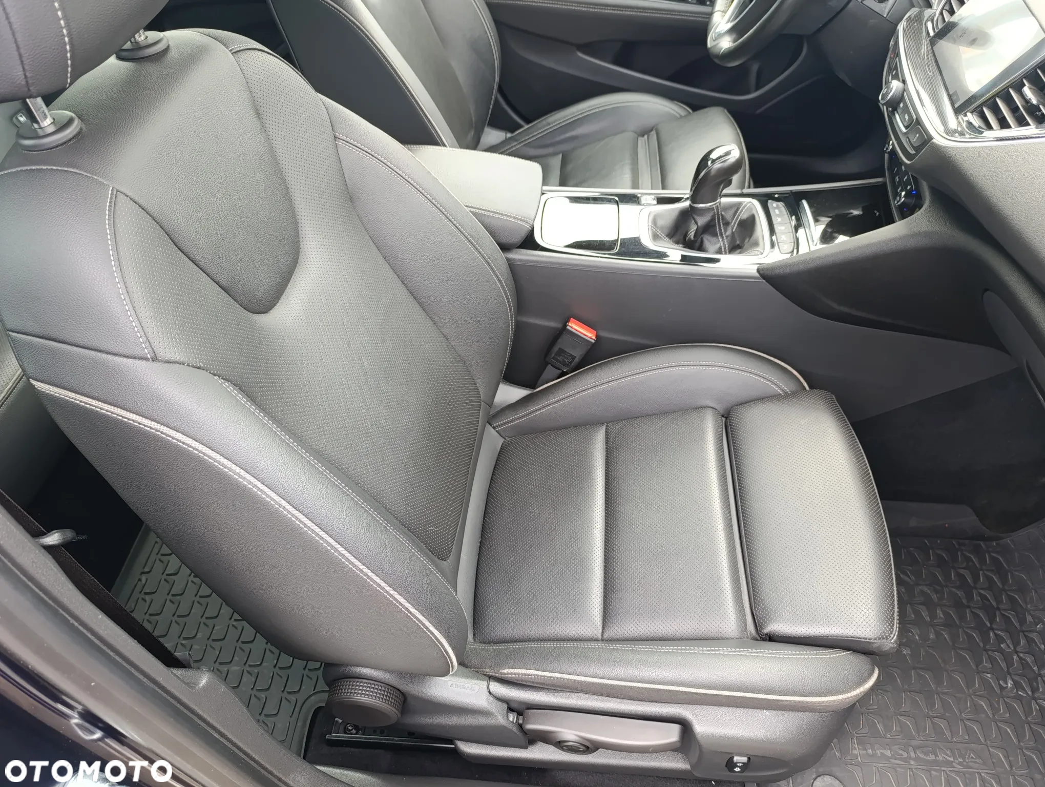 Opel Insignia 2.0 CDTI Cosmo S&S - 23