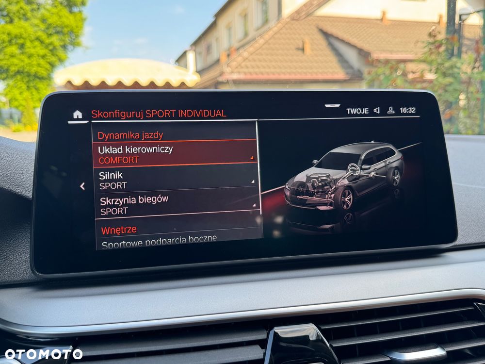 BMW Seria 5 520i Sport Line - 36