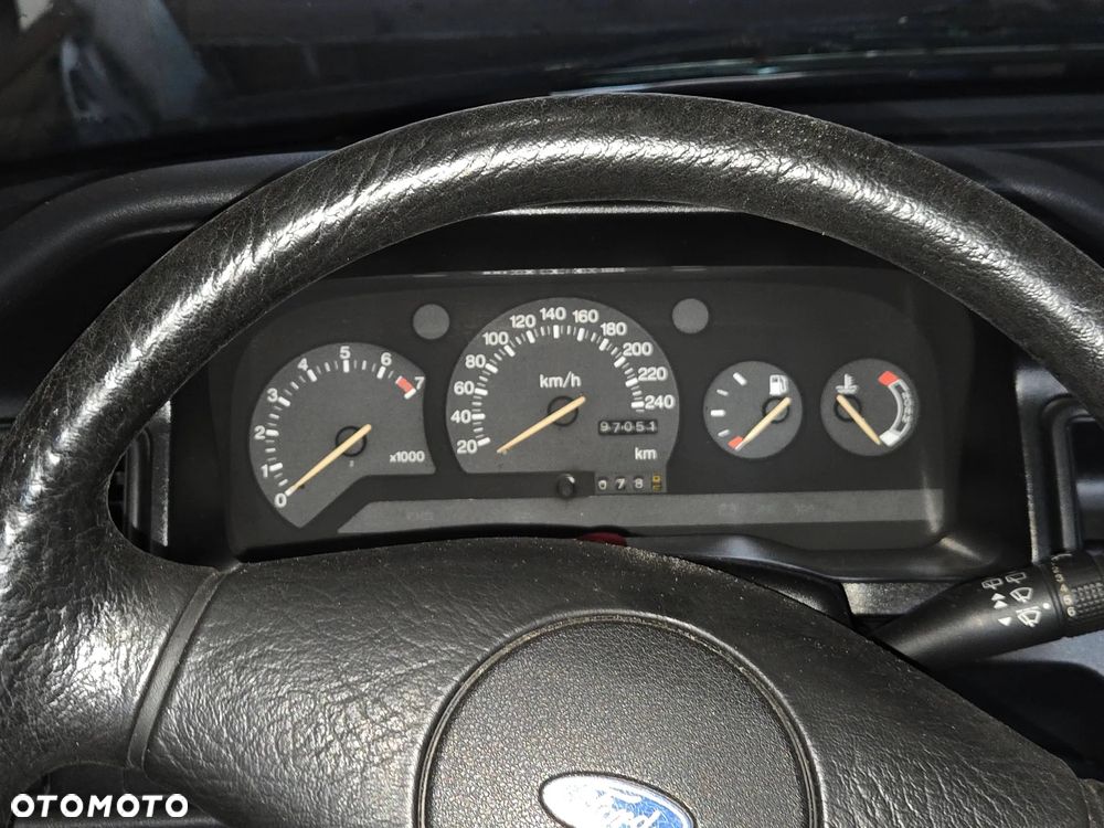 Ford Escort 1.6 Ghia - 5