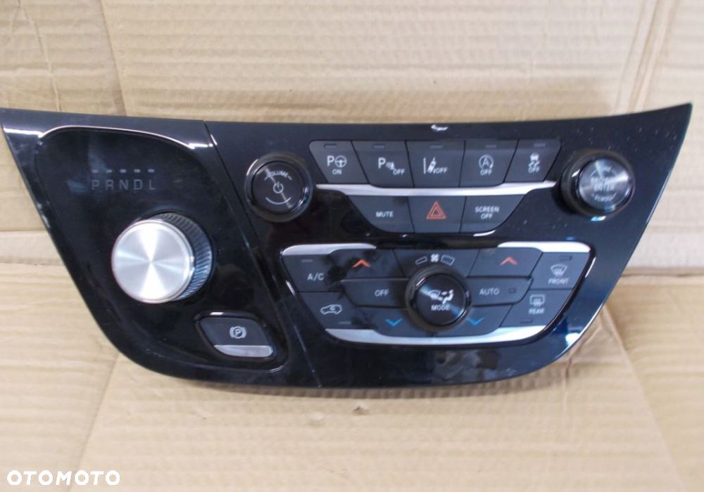 PANEL KLIMATYZACJI CHRYSLER PACIFICA 2016- - 1