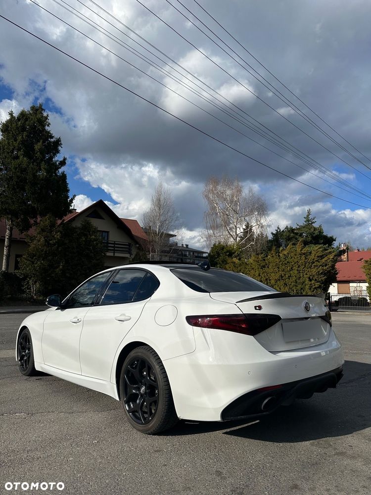 Alfa Romeo Giulia - 7