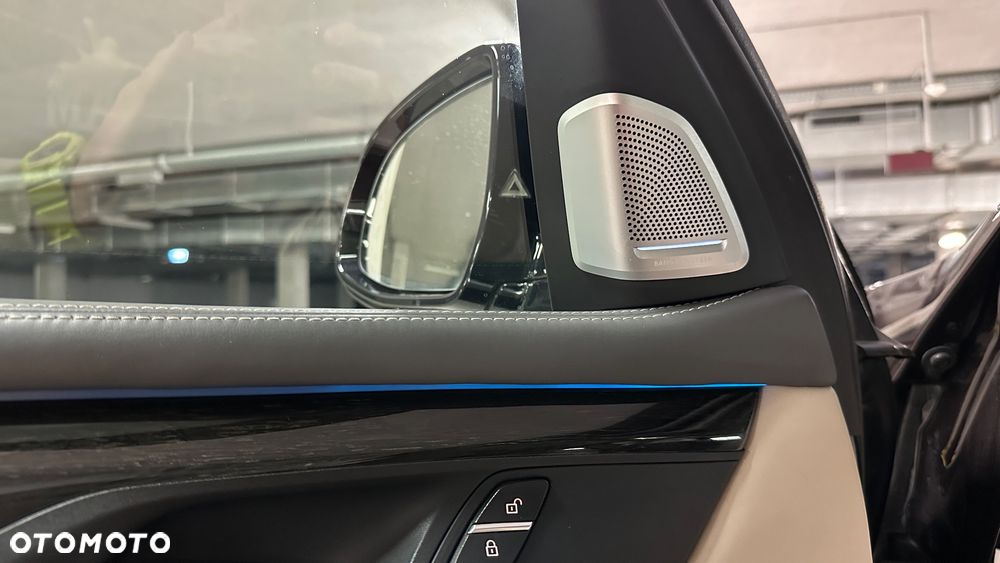 BMW X5 xDrive50i - 8