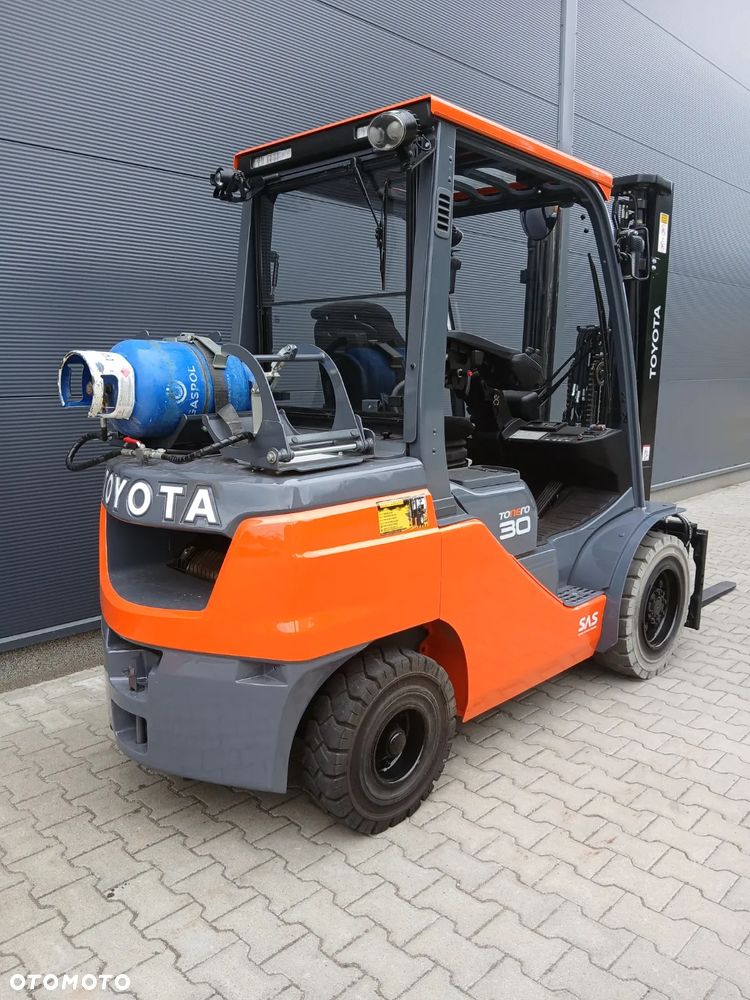 Toyota 02-8FGF30 - 6