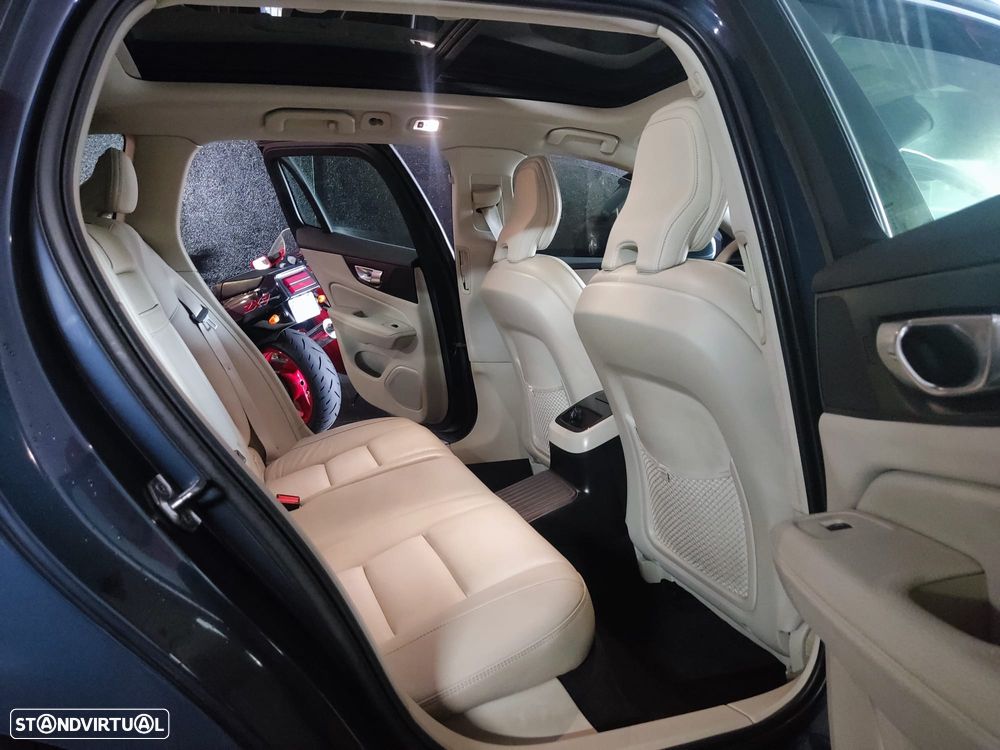 Volvo V60 2.0 T8 AWD TE Momentum Plus - 6