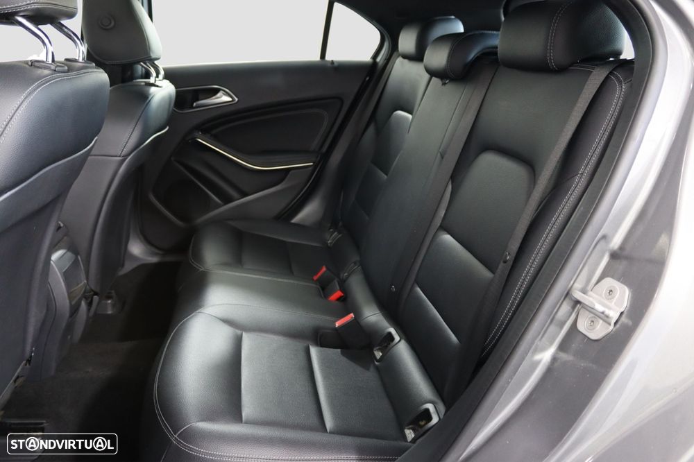 Mercedes-Benz A 200 d Urban - 11