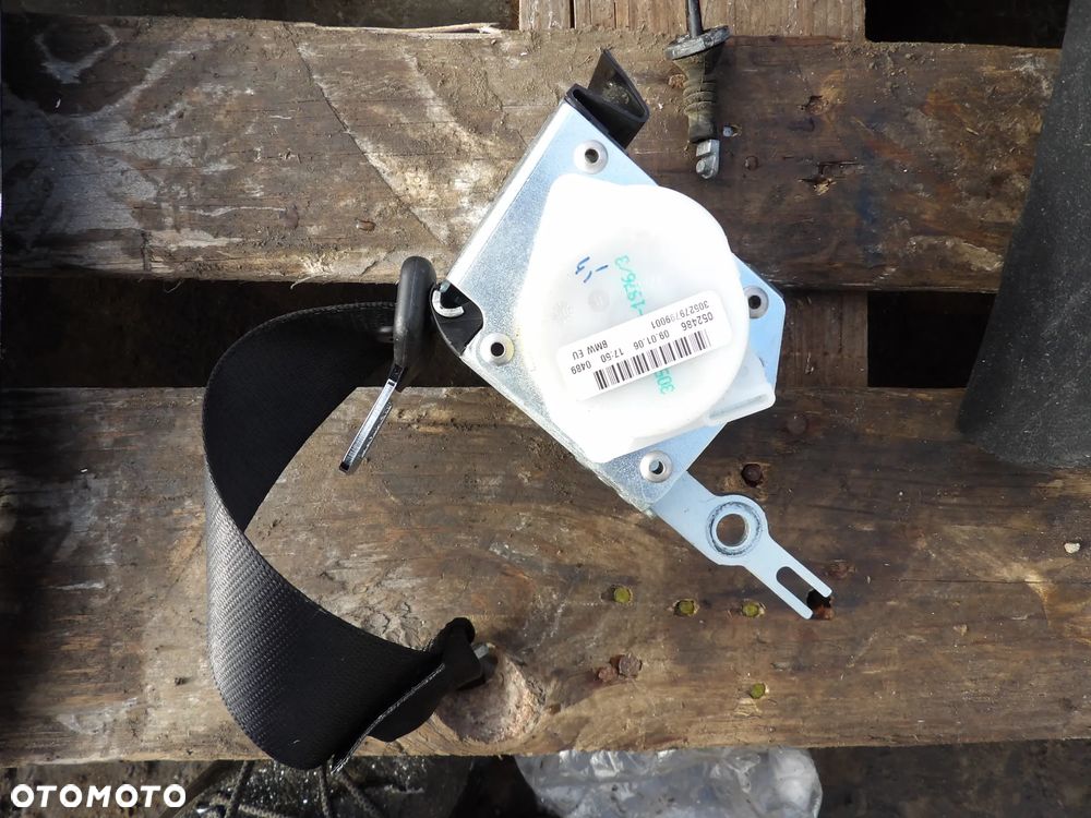 BMW - E90 - PAS BEZPIECZEŃSTWA - PRAWY TYŁ - 6975365 - 1