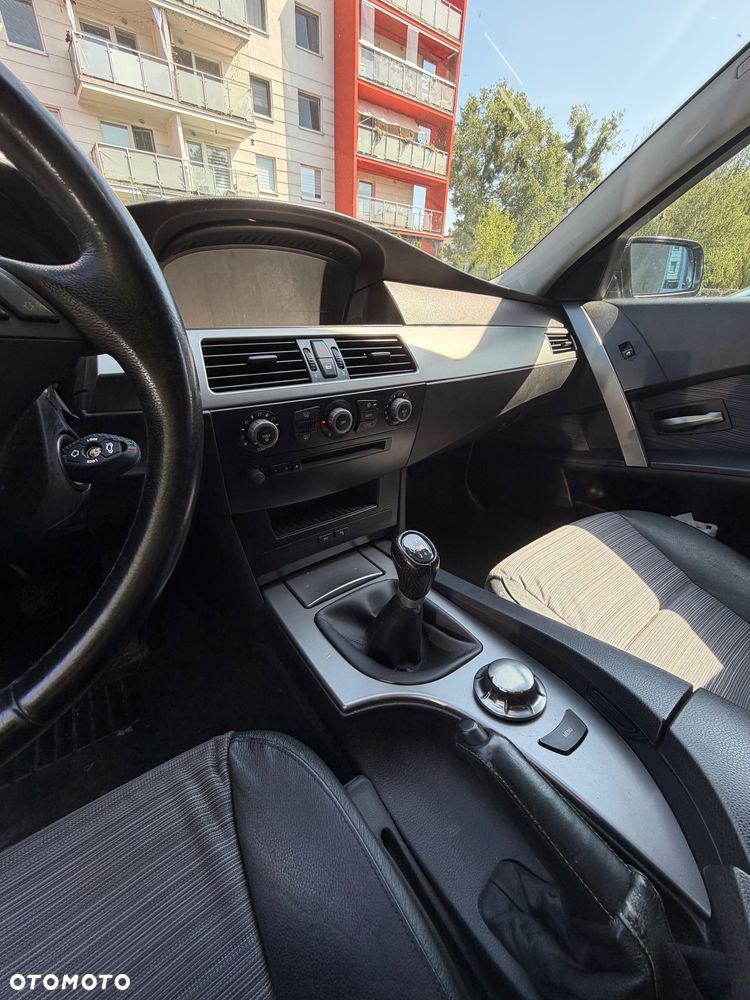 BMW Seria 5 520i - 12