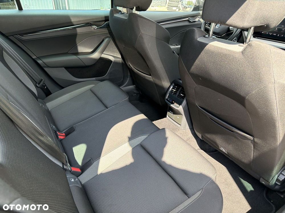 Skoda Octavia 2.0 TDI Ambition DSG - 32