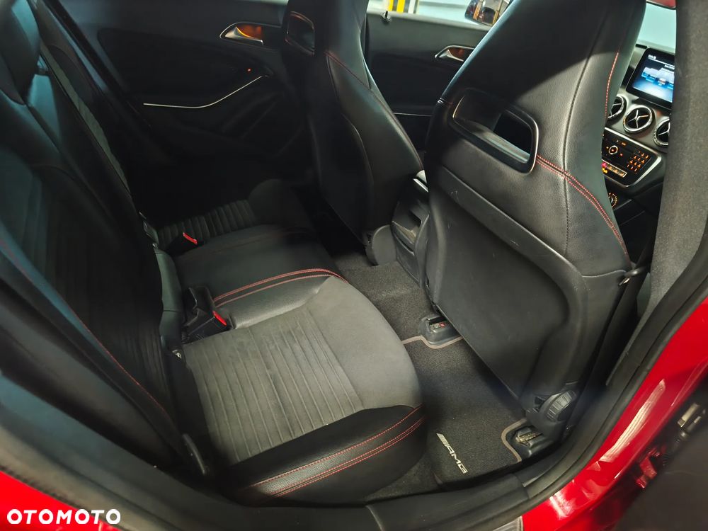 Mercedes-Benz CLA 180 7G-DCT AMG Line - 12
