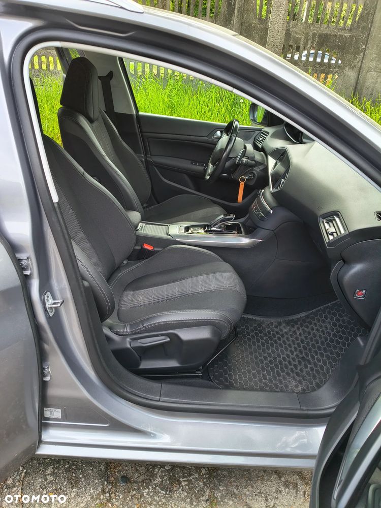Peugeot 308 1.2 PureTech GPF Allure Pack S&S EAT8 - 21