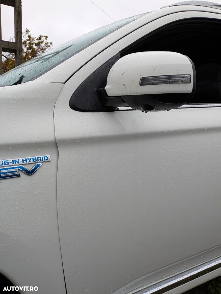 Mitsubishi Outlander - 6
