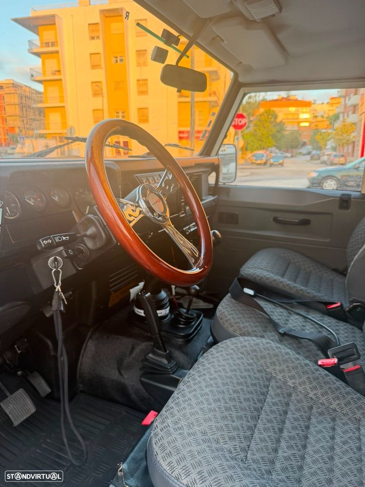 Land Rover Defender 90 2.5 TD5 Metal Top - 4