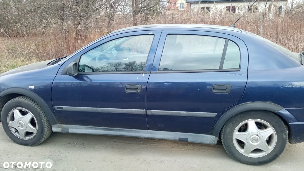 Opel Astra 1.6 GLS - 9