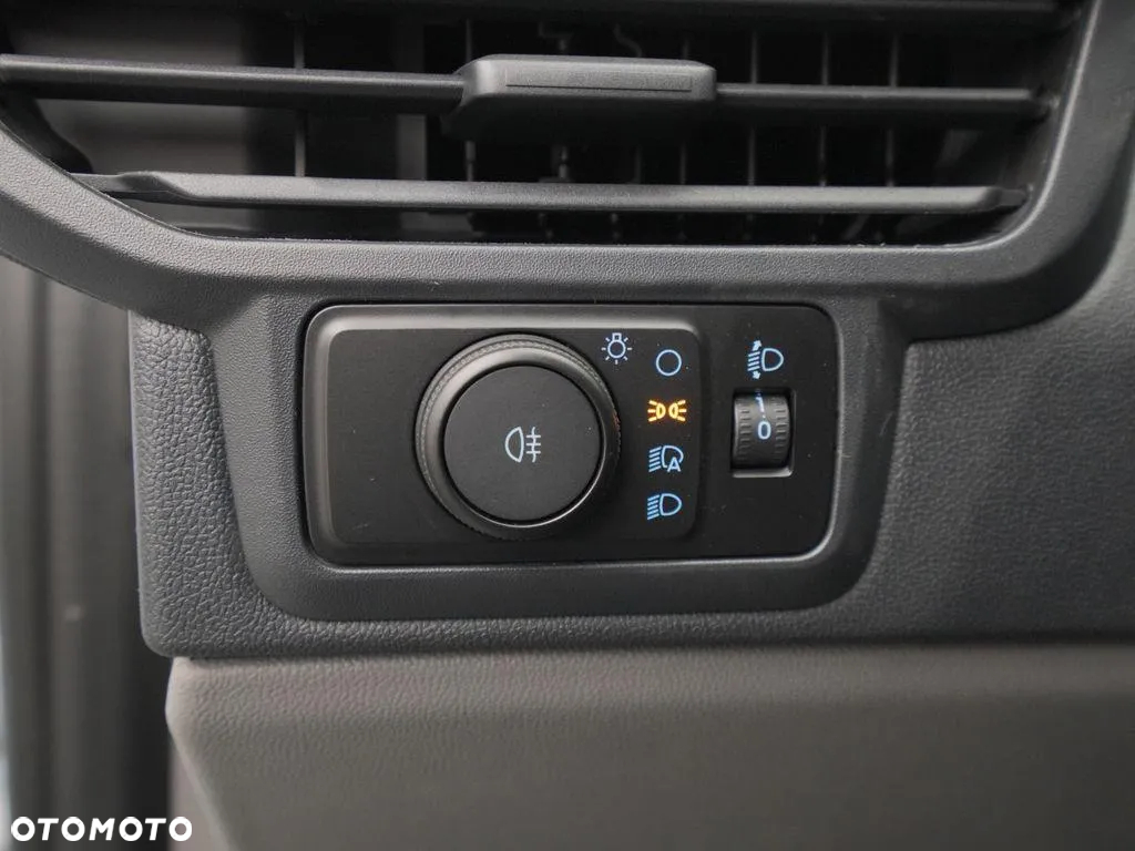 Ford Transit Custom DCIV L2 136KM Trend - 13