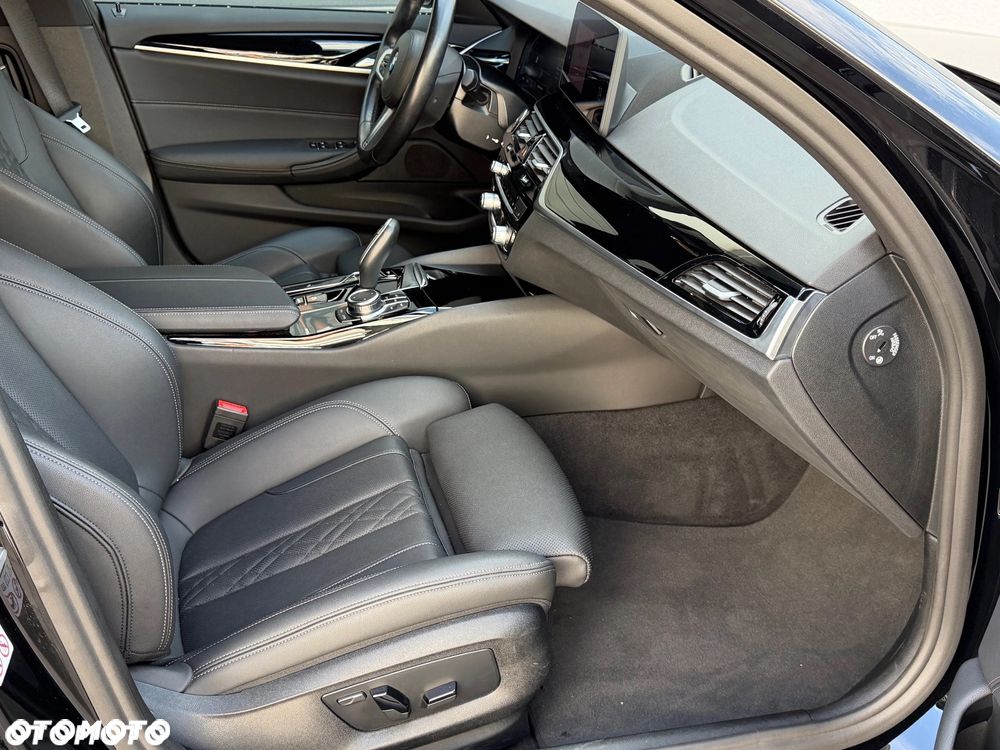 BMW Seria 5 520d M Sport sport - 9