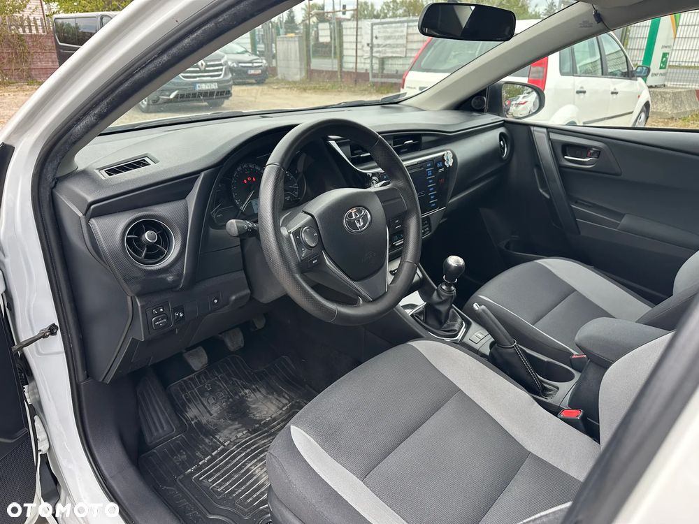 Toyota Auris - 14