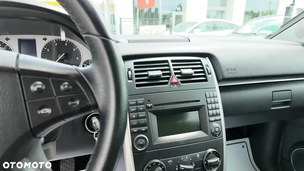 Mercedes-Benz Klasa B 180 BlueEffICIENCY - 25