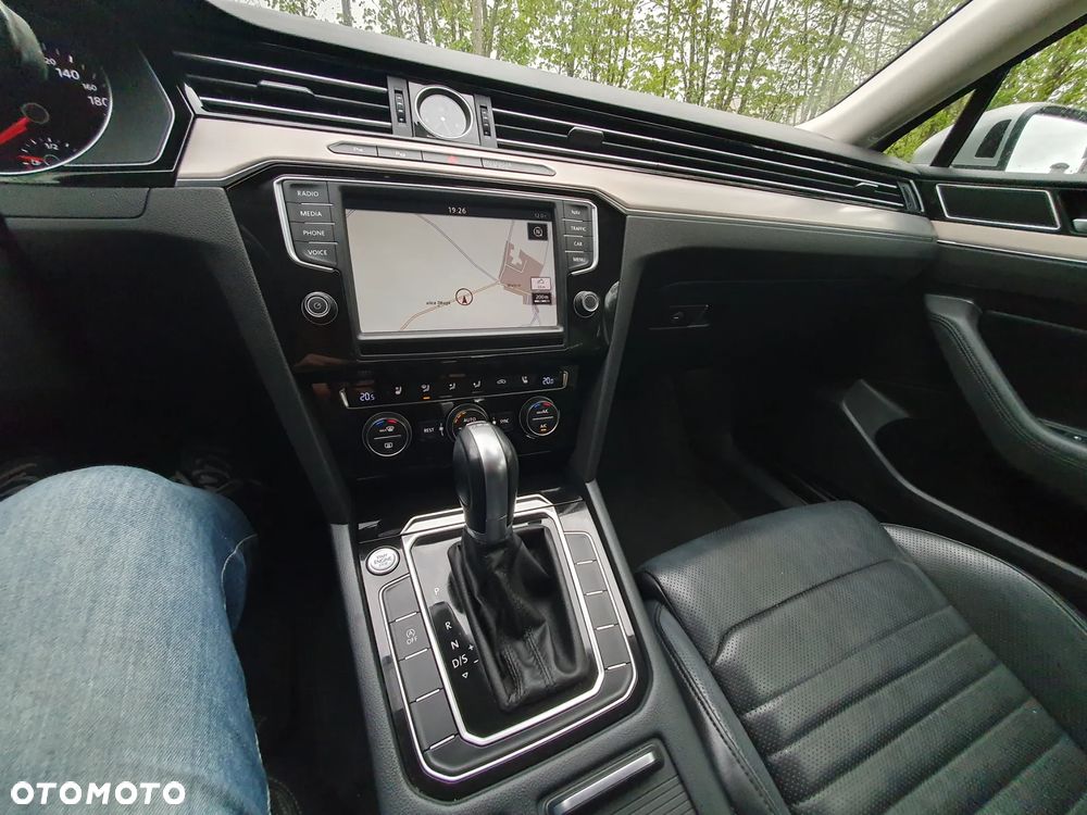 Volkswagen Passat 2.0 TDI SCR DSG Highline - 17