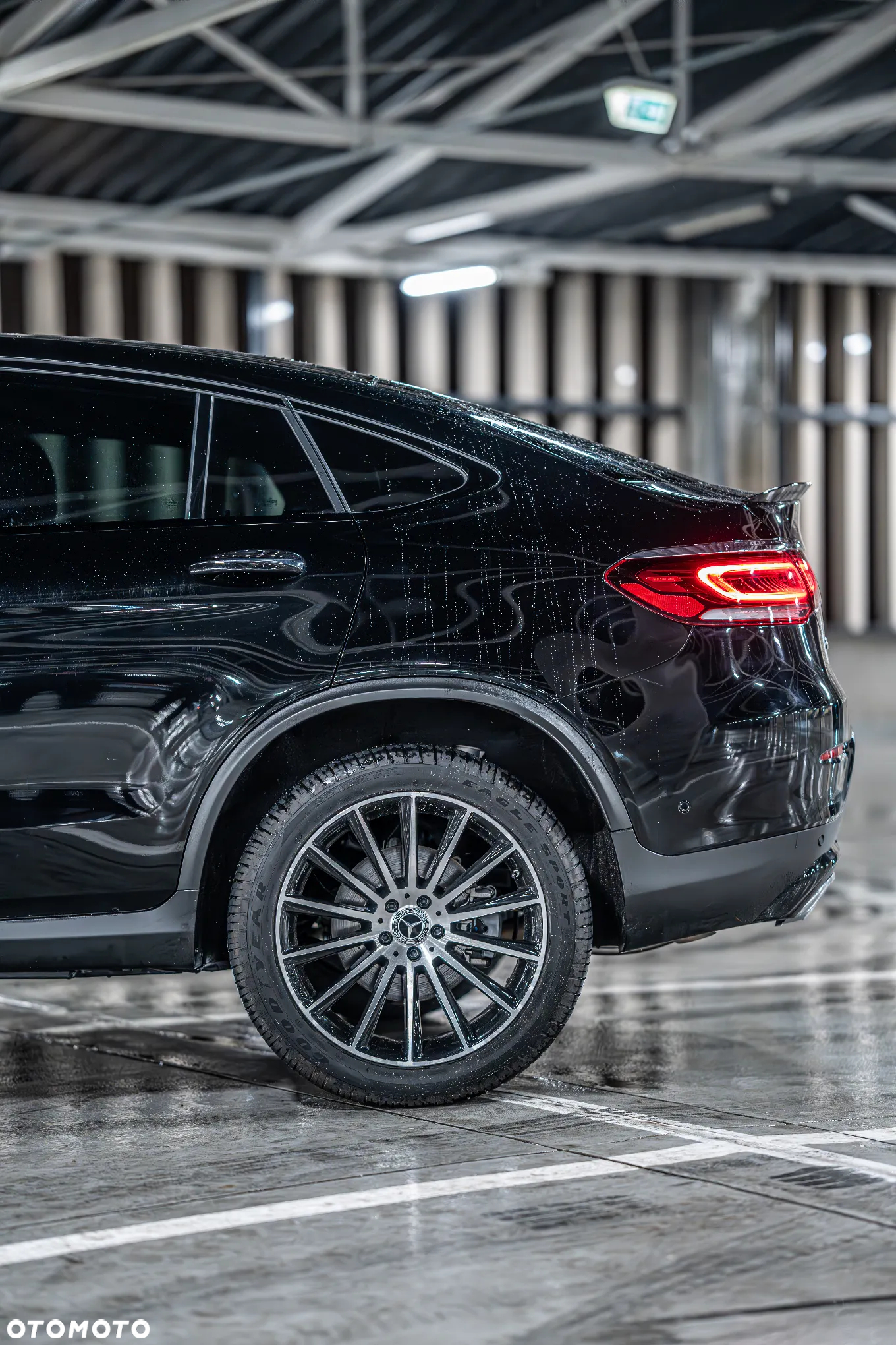 Mercedes-Benz GLC 300 4Matic 9G-TRONIC AMG Line - 9
