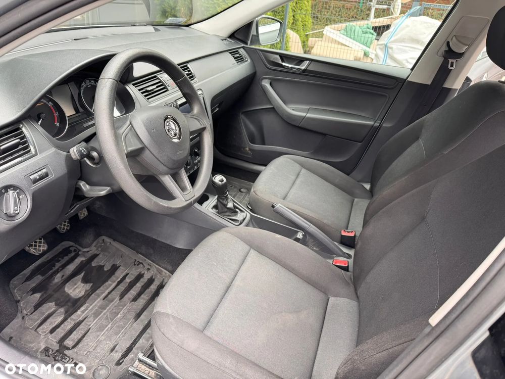 Skoda RAPID 1.0 TSI Active - 10