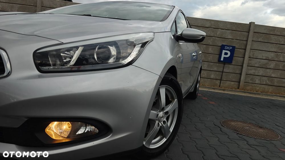 Kia Ceed Cee'd 1.4 CRDi M - 12