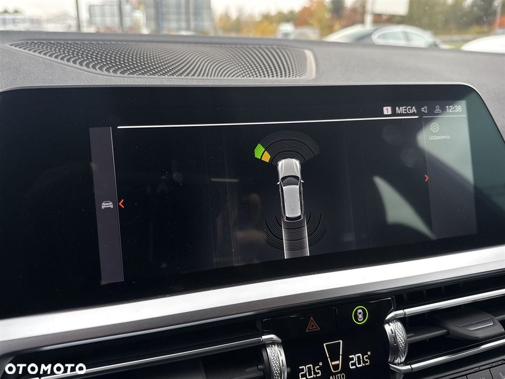 BMW Seria 3 320d xDrive - 12