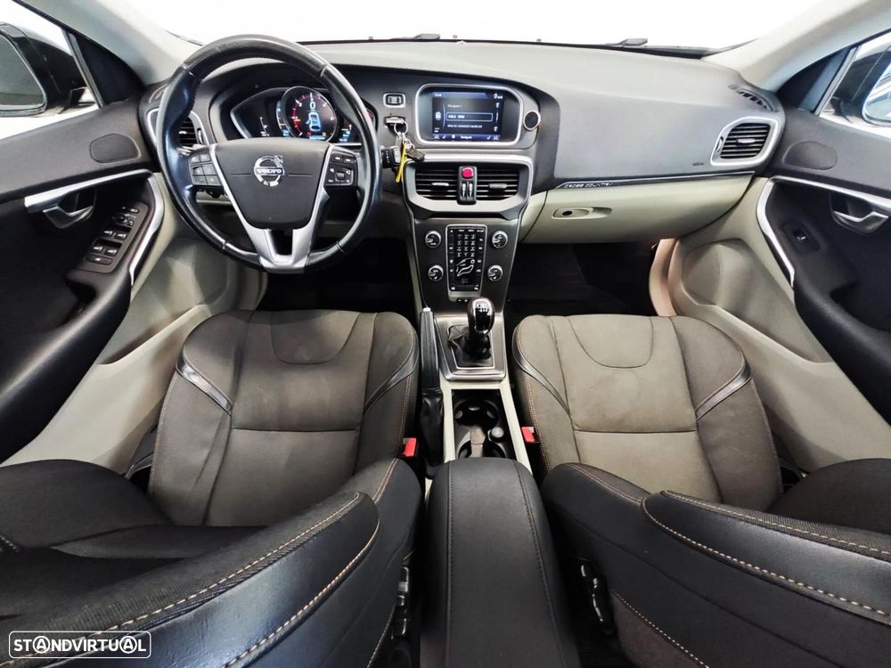 Volvo V40 Cross Country 1.6 D2 Momentum - 40