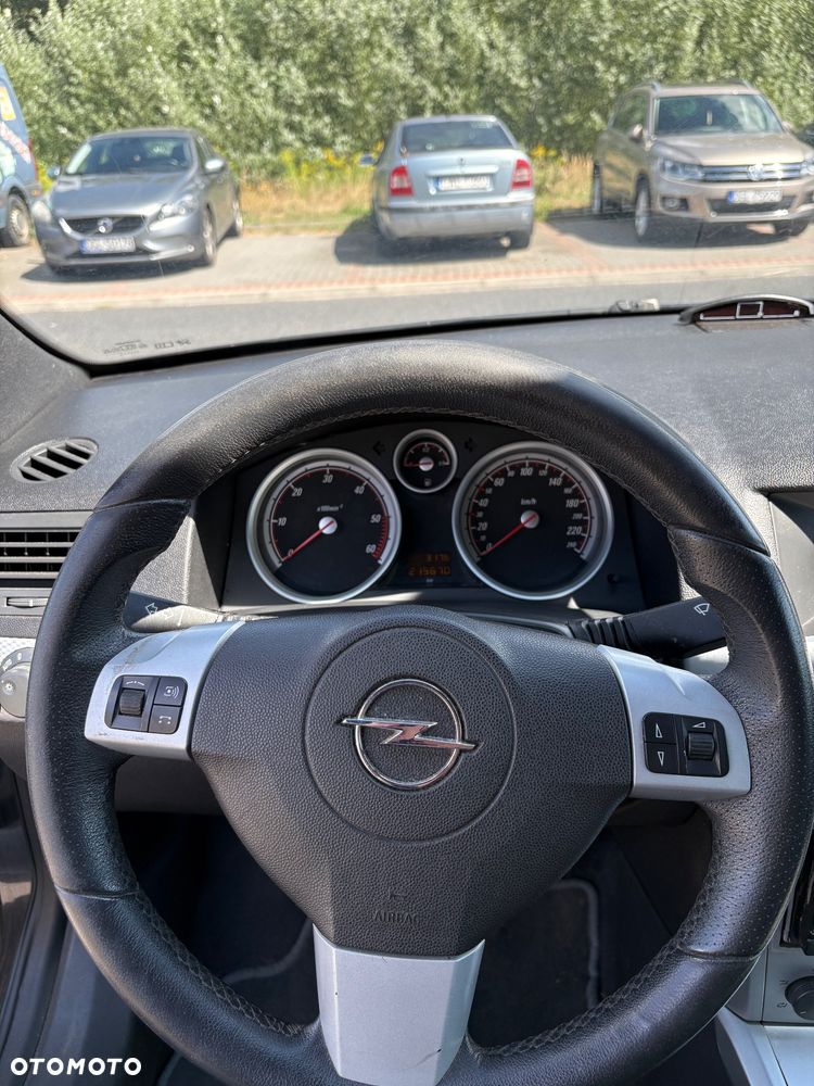 Opel Astra 1.9 CDTI Cosmo - 6