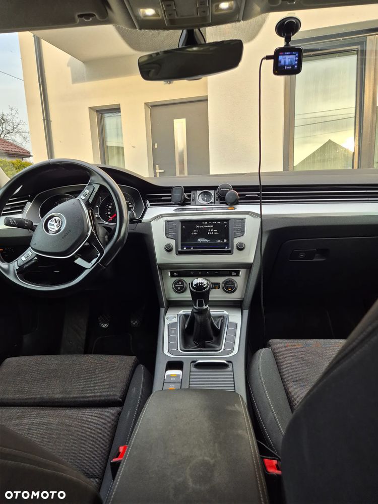 Volkswagen Passat 2.0 TDI (BlueMotion Technology) Highline - 13