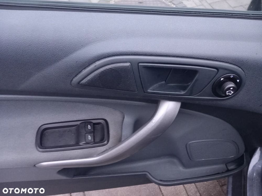 Ford Fiesta - 7