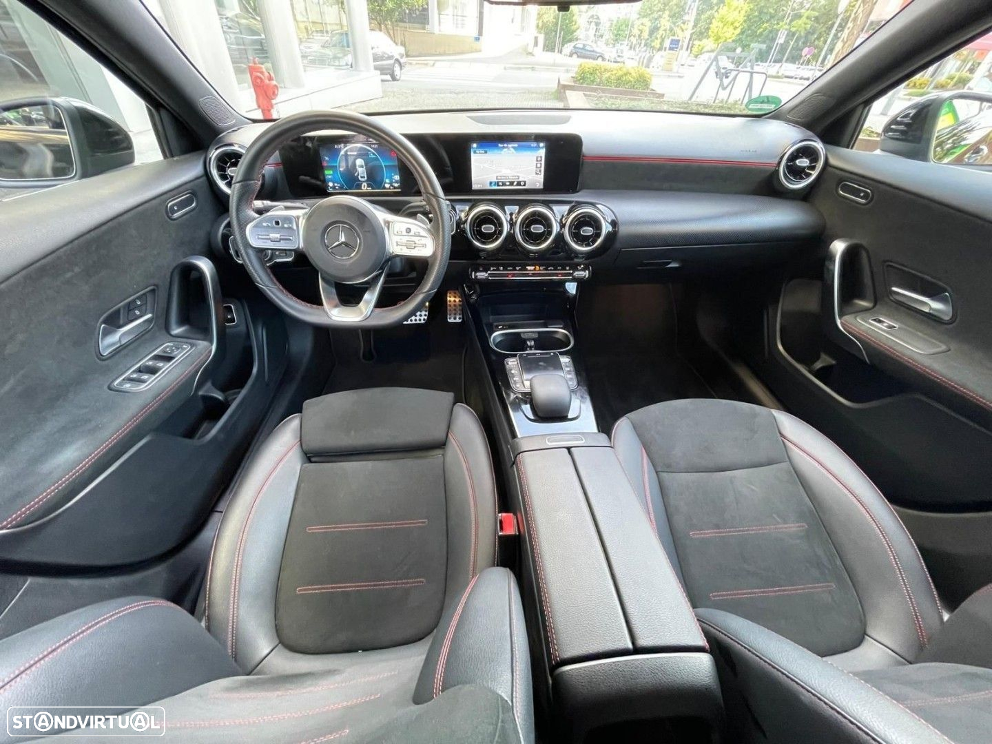Mercedes-Benz A 250 Limousine e AMG Line - 26