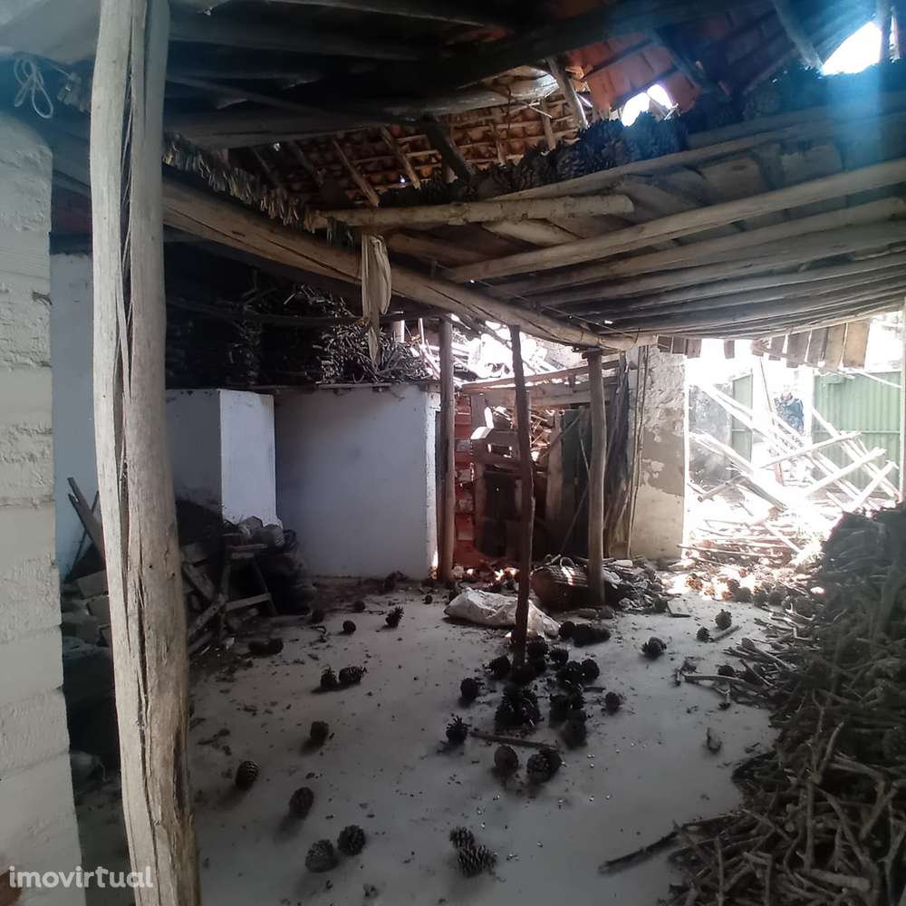 Moradia para recuperar - Grande imagem: 2/8