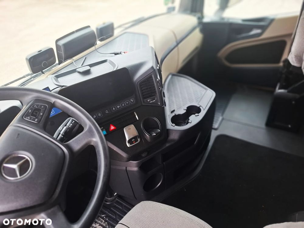 Mercedes-Benz Actros - 6
