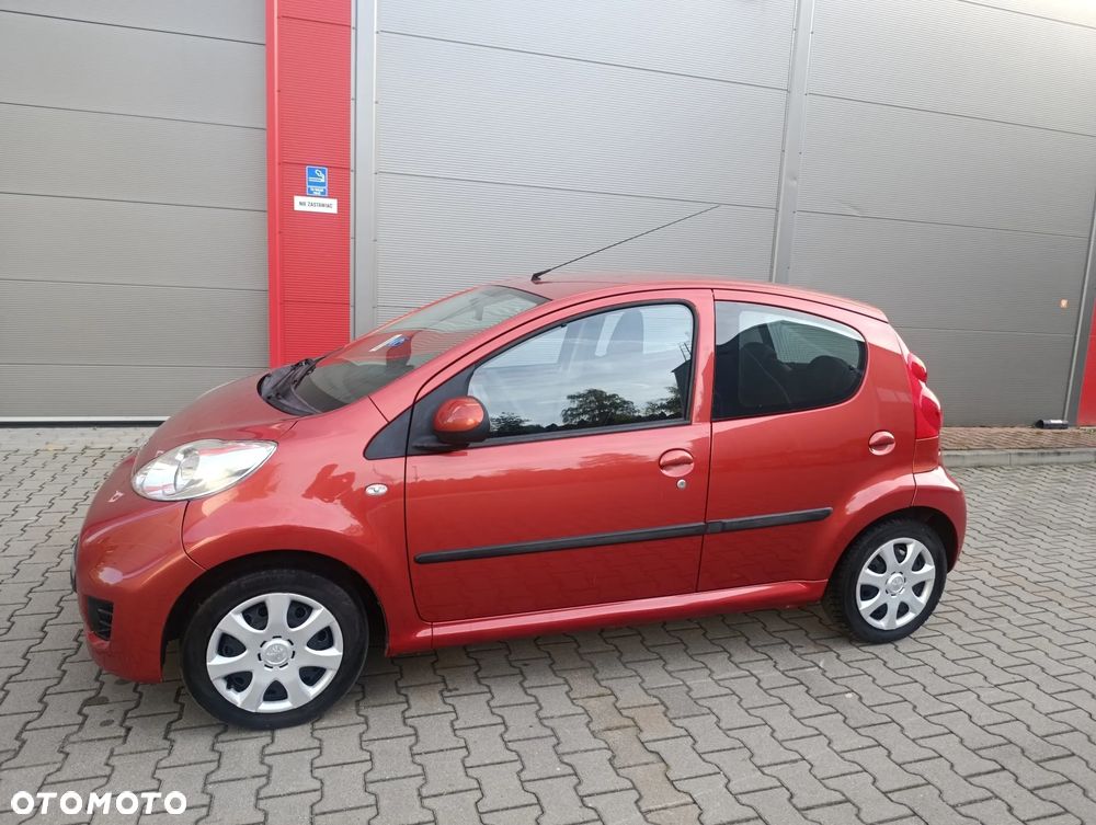 Peugeot 107 2010 photo 5