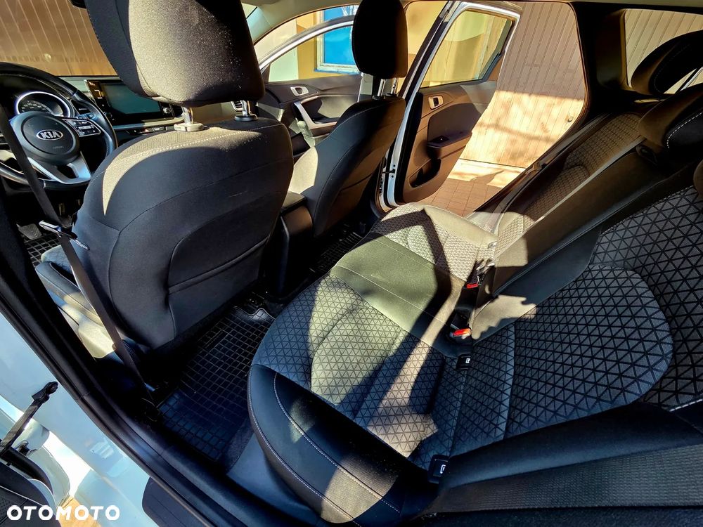 Kia Ceed 1.6 CRDi SCR M - 15