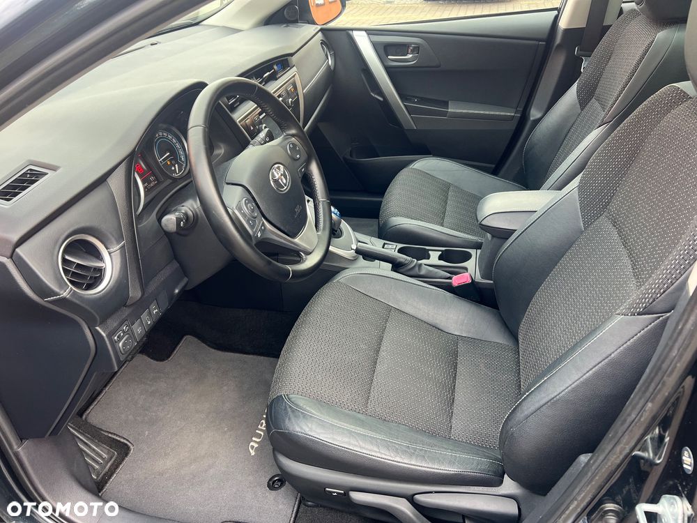 Toyota Auris 1.8 HSD Luna - 19