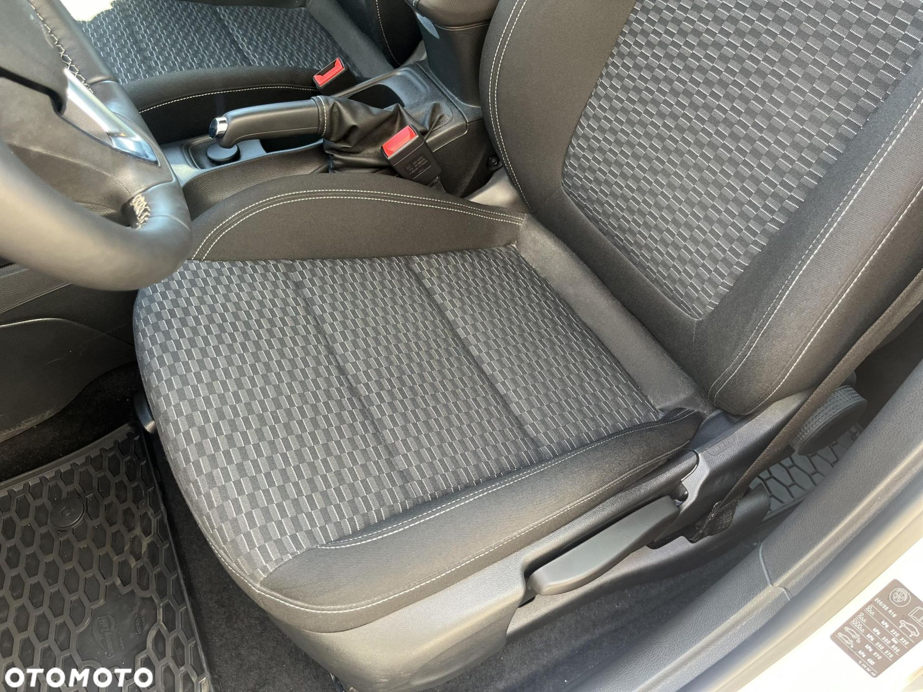Opel Astra V 1.4 T Dynamic S&S - 12