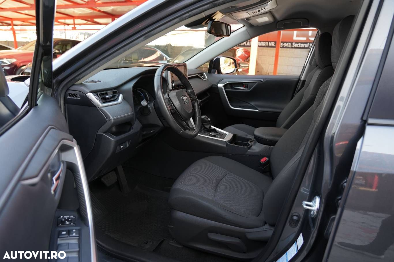 Toyota RAV4 - 11