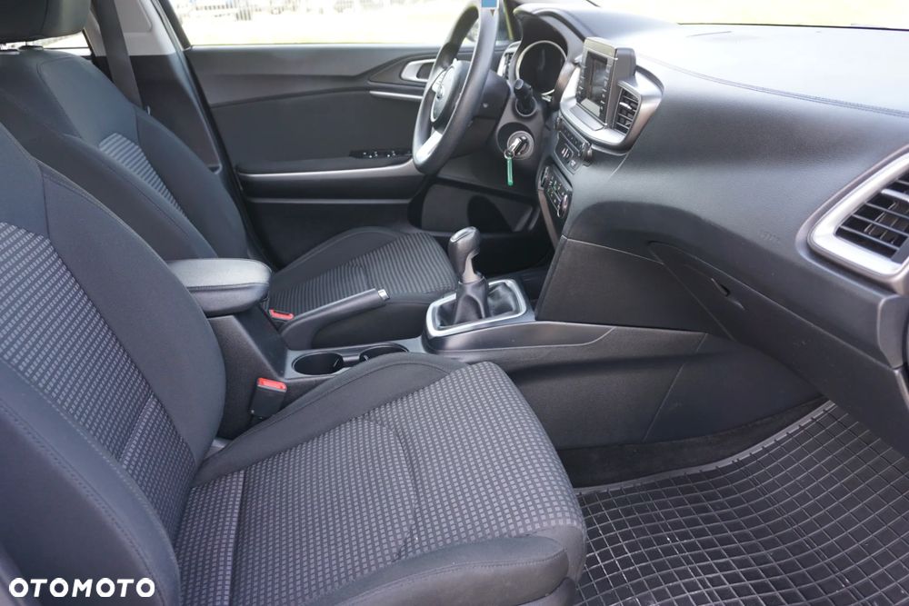 Kia Ceed 1.6 CRDi SCR M - 15