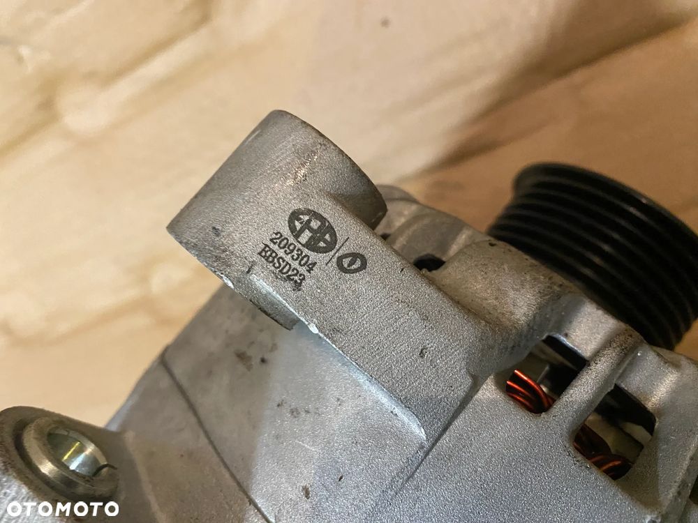 Alternator Toyota Yaris 1.3b OE - 9