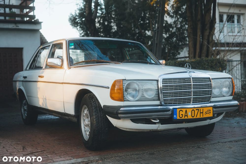 Mercedes-Benz W123 - 4