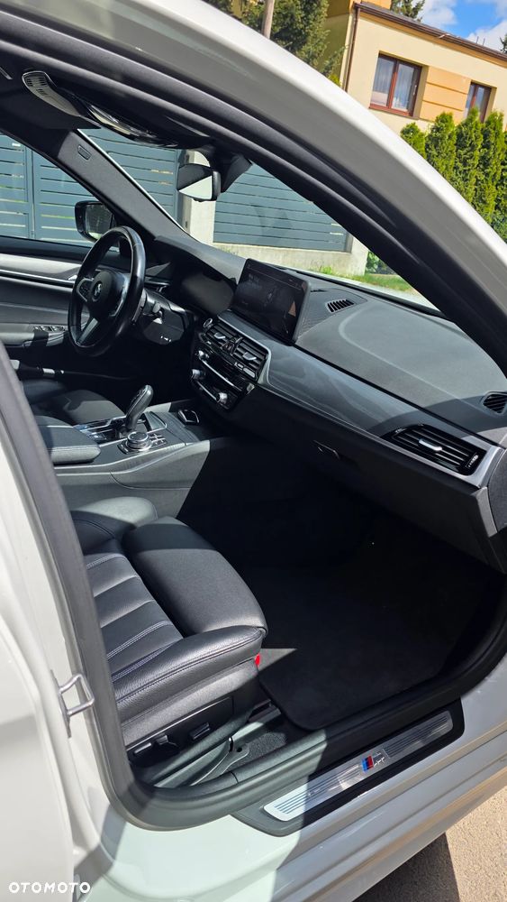 BMW Seria 5 540d xDrive mHEV M Sport sport - 12
