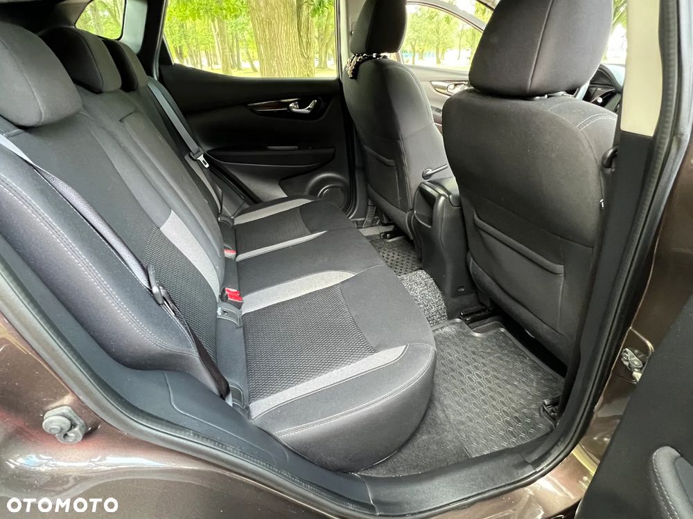 Nissan Qashqai 1.3 DIG-T N-CONNECTA - 11