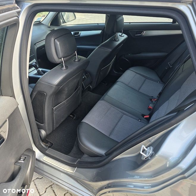 Mercedes-Benz Klasa C 220 CDI DPF Avantgarde - 7