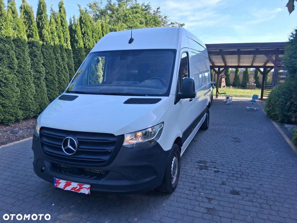 Mercedes-Benz Sprinter - 1