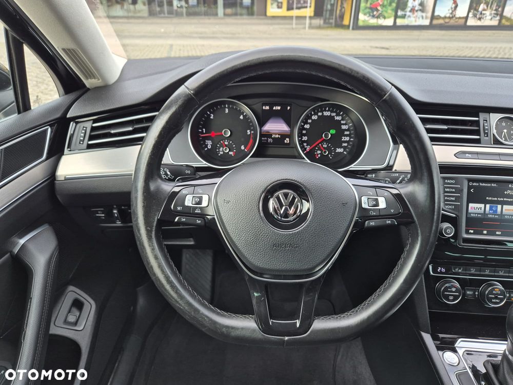 Volkswagen Passat 2.0 TDI SCR DSG Highline - 38