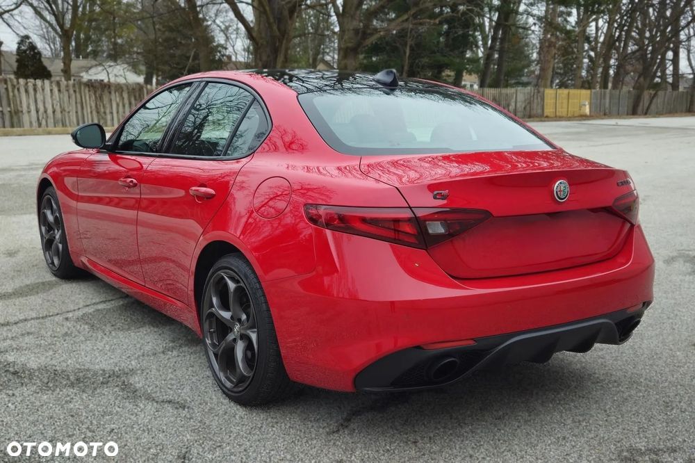Alfa Romeo Giulia 2.0 Turbo 16V AT8-Q4 Ti - 7